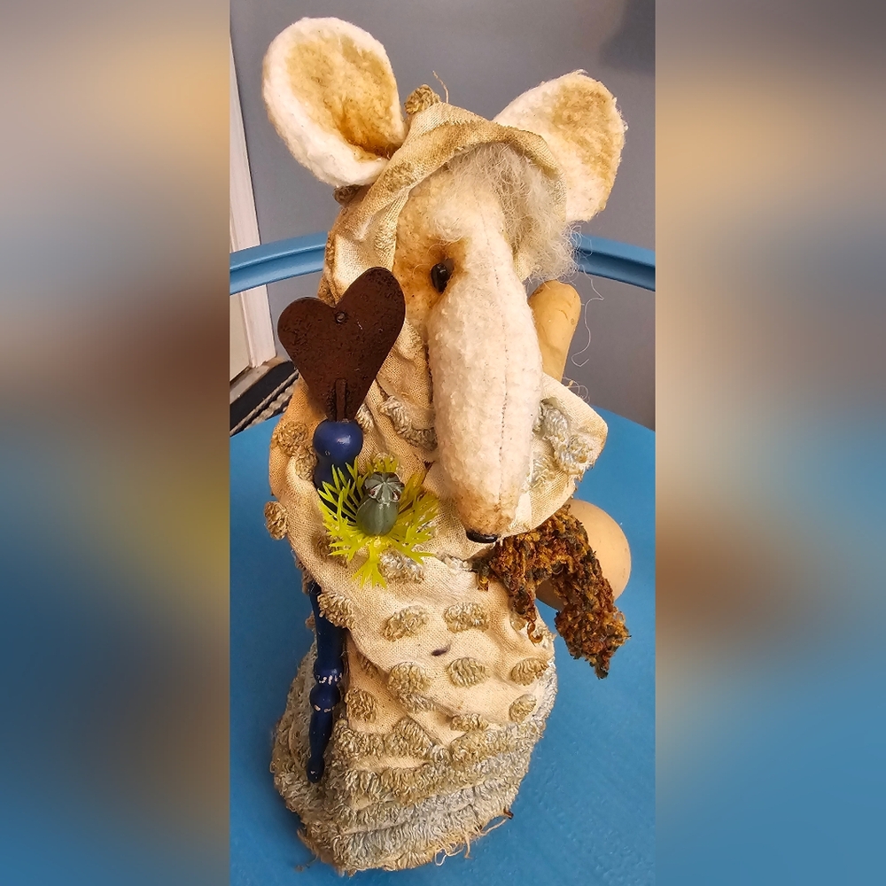 Primitive Fabric Rag stuffed RAT With Gourd - Picture 4 of 6